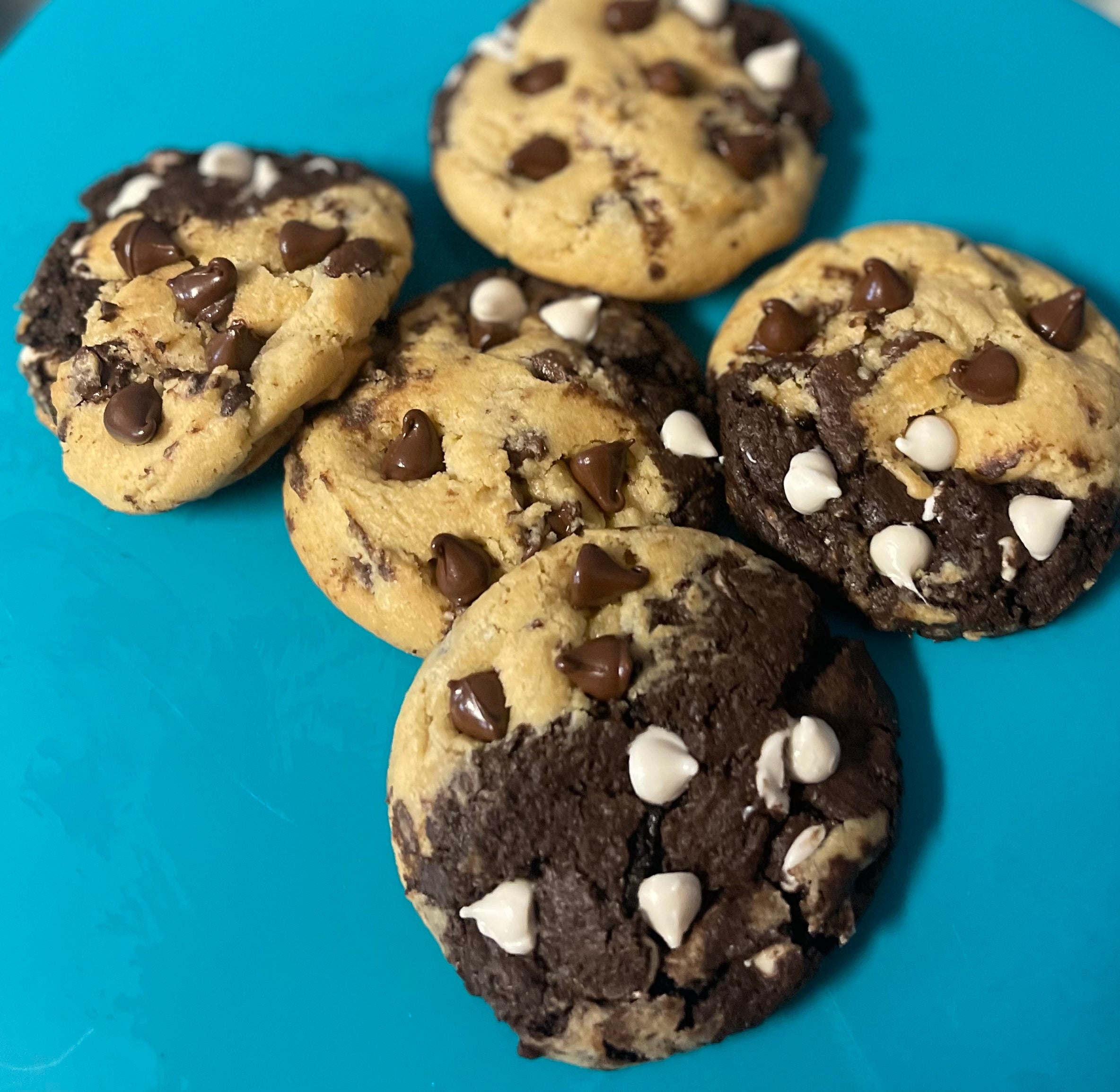 Chocolate Chip and White Chocolate Chip Cookies (Half & Half)